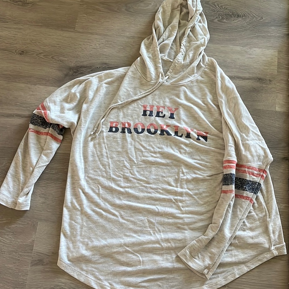 Size XL Lightweight Long Sleeve Shirt with Hood